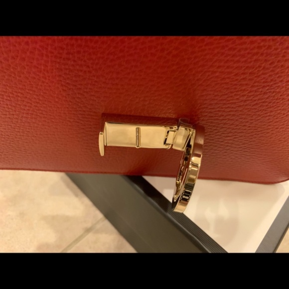 Gucci Red Interlocking GG Medium Bag - Picture 3 of 5